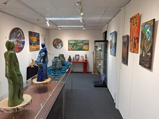 Kleurrijke gastexpositie Jet en Anita